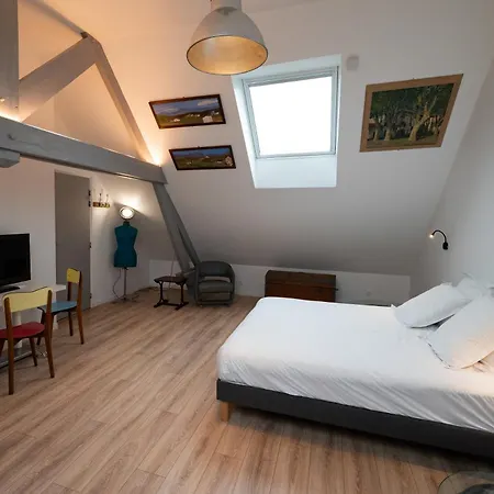 Les Insolites Bed & Breakfast