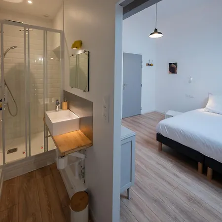 Les Insolites Bed & Breakfast *